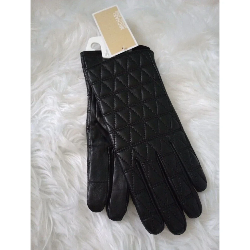 Women's NWT Michael Kors Black Quilted Leather Casual Gloves